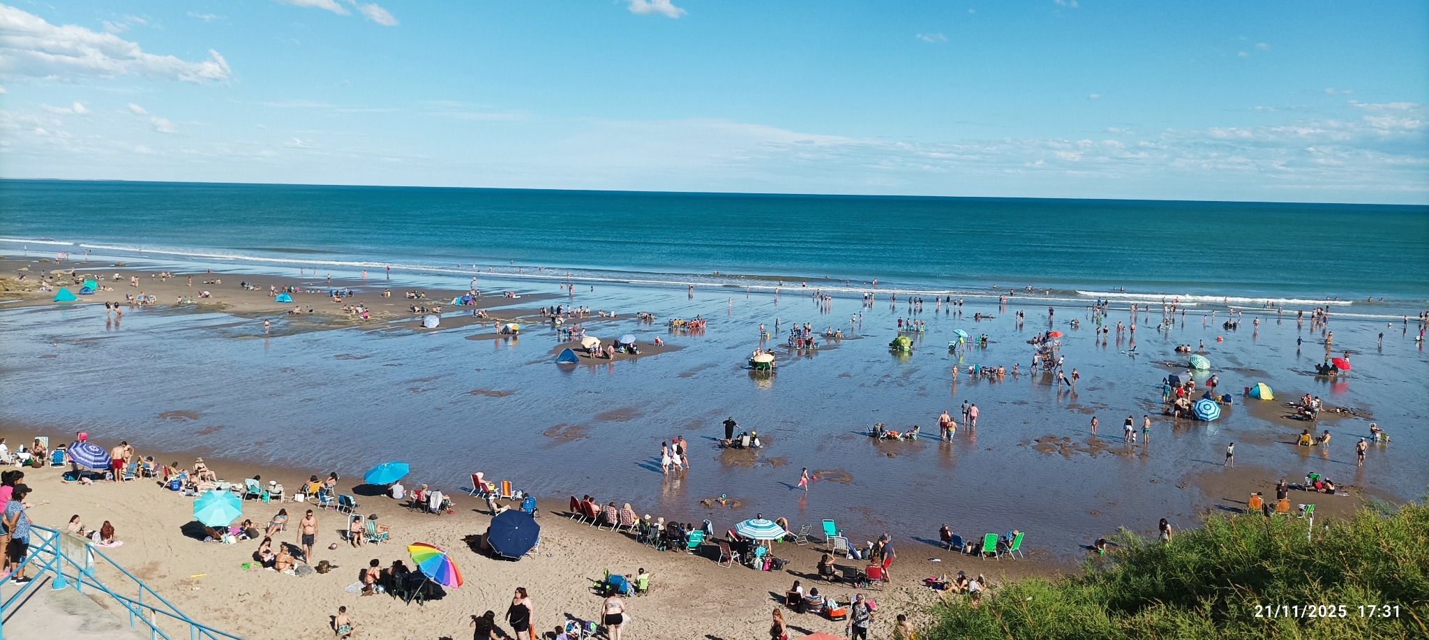 Playa y mar de Las Grutas